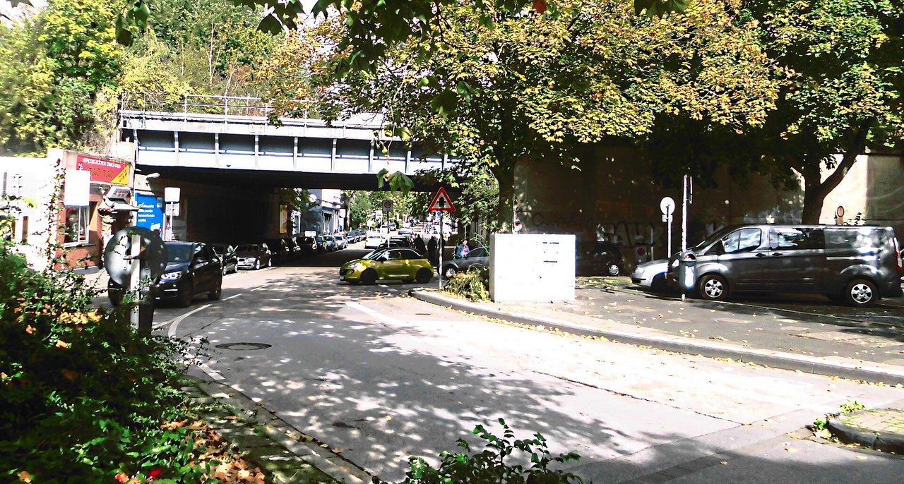 Altenessener Straße in Essen-Altenessen, Blick auf das südliche Straßenende mit Bestandsbebauung
