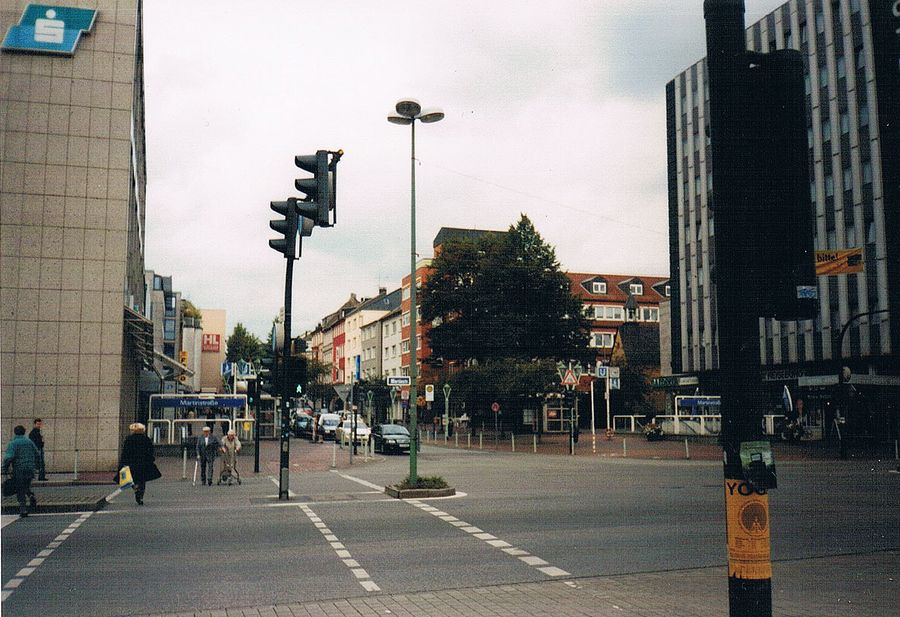 Blick auf die Bebauung in Essen-Rüttenscheid mit dichter Wohn- und Geschäftsbebauung